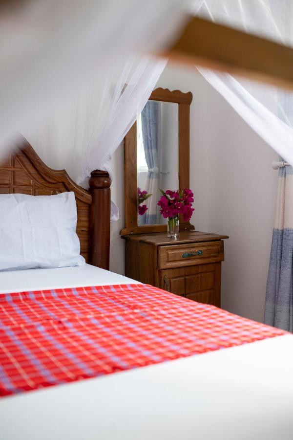 Uroa Beach Lodge Ngoại thất bức ảnh
